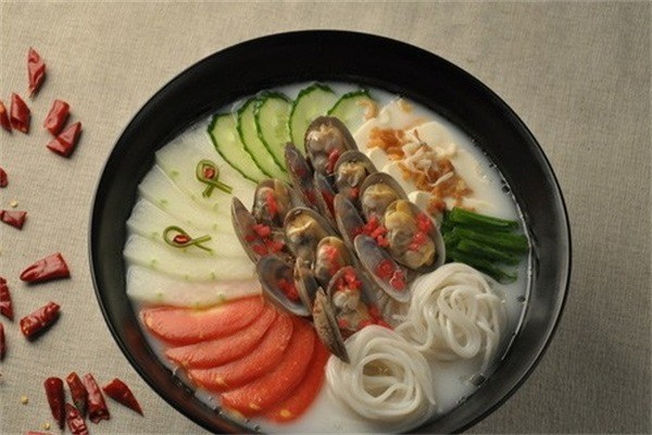 花甲米线黄焖鸡米饭